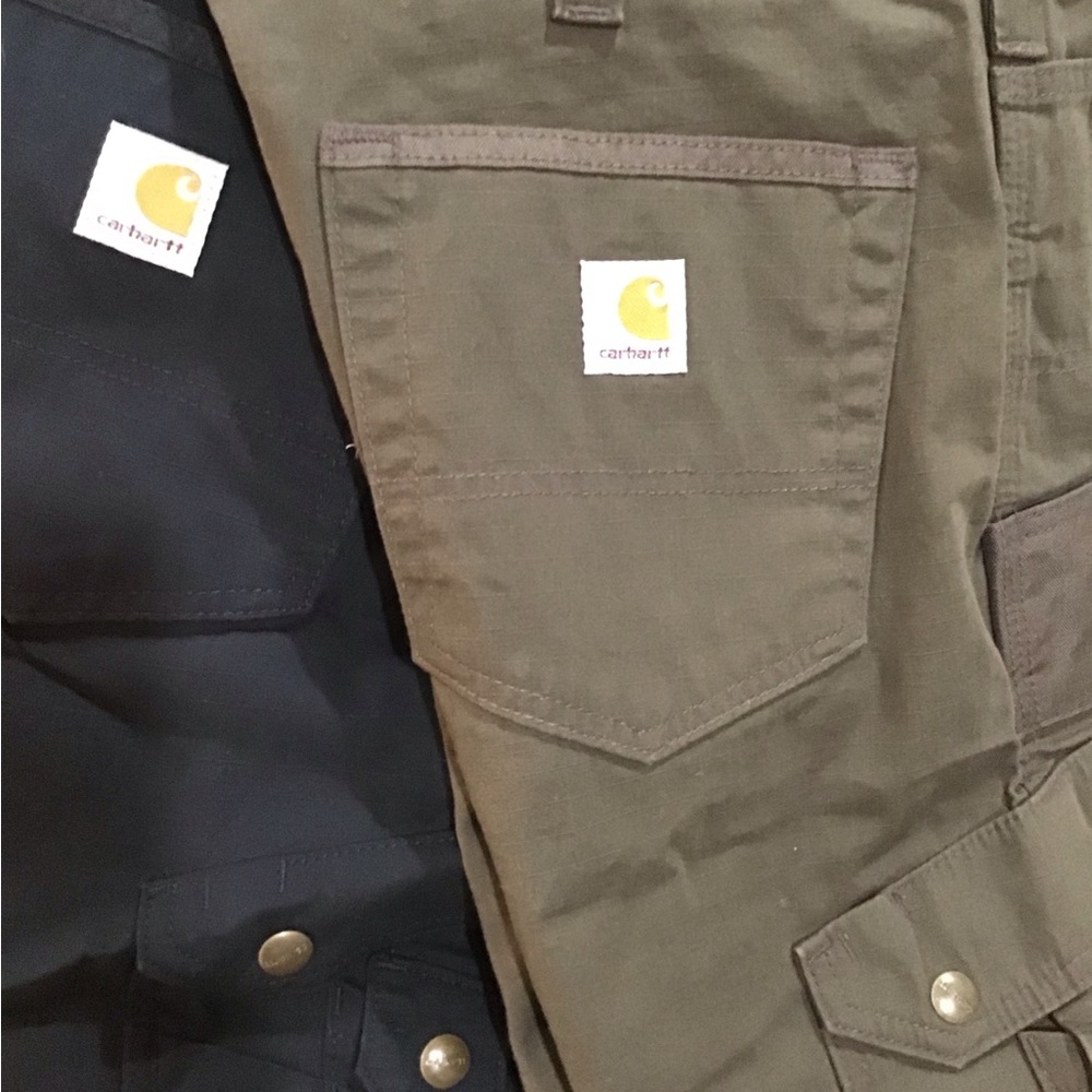 Carhartt Shorts - Picture 2 of 4
